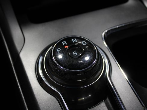 Used 2018 Ford Fusion Titanium image 24