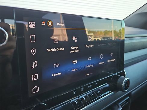 Used 2024 Chevrolet Colorado Trail Boss w/ Technology Package image 19