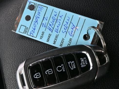 Used 2022 Hyundai Elantra SEL w/ Convenience + Premium Package image 28