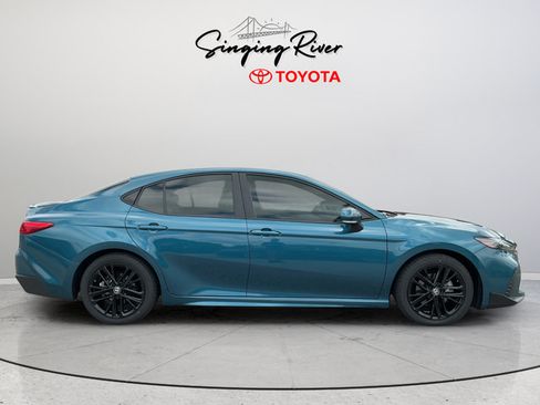 Used 2025 Toyota Camry SE w/ Multimedia Upgrade Package FWD image 8