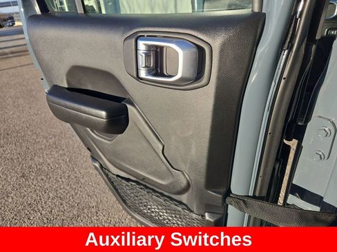 New 2025 Jeep Gladiator Sport image 42