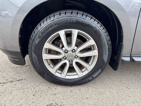 Used 2016 Nissan Pathfinder SV image 12
