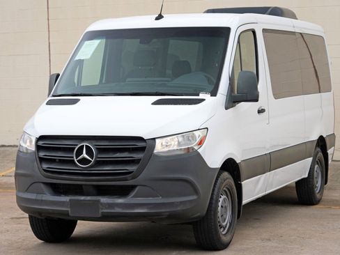 Used 2020 Mercedes-Benz Sprinter 2500 image 40