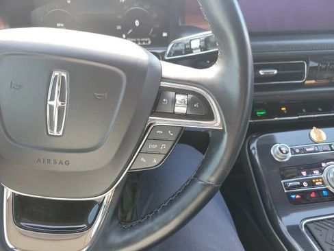 Used 2022 Lincoln Nautilus Reserve AWD/4WD image 13