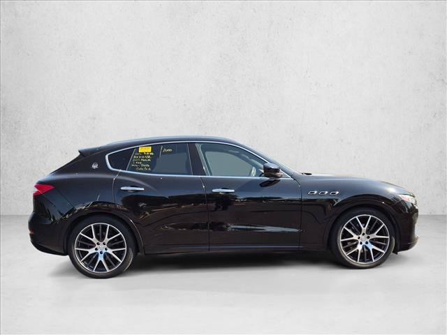 Used 2017 Maserati Levante w/ Luxury Package AWD/4WD image 4