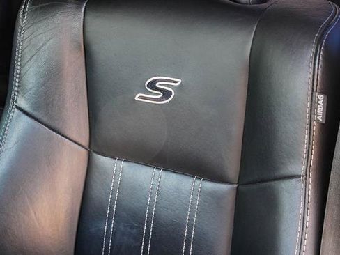 Used 2018 Chrysler 300 S image 25