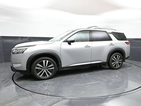 Used 2024 Nissan Pathfinder Platinum w/ Cargo Package AWD/4WD image 37
