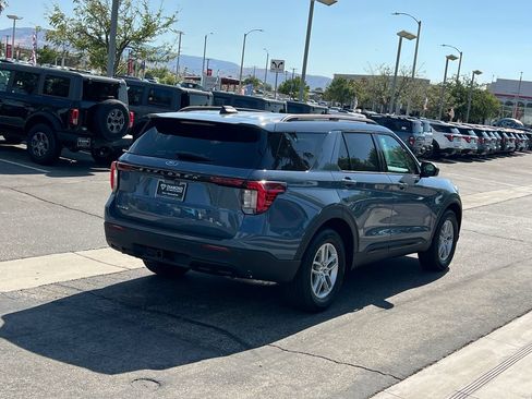 New 2026 Ford Explorer Active RWD image 7