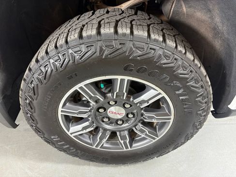 Used 2025 GMC Sierra 1500 AT4 AWD/4WD image 10