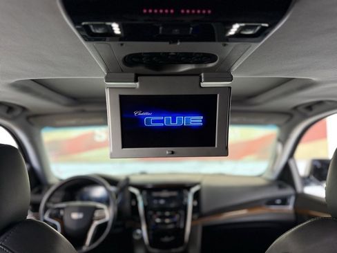 Used 2016 Cadillac Escalade ESV Premium image 30