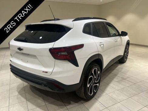 Certified 2025 Chevrolet Trax RS image 5