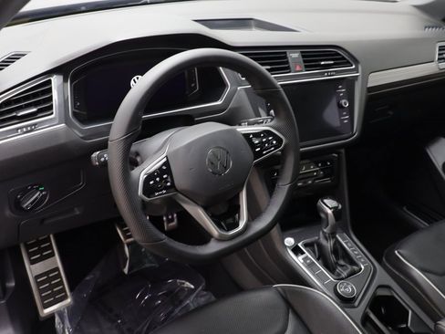 Used 2022 Volkswagen Tiguan SEL R-Line image 7