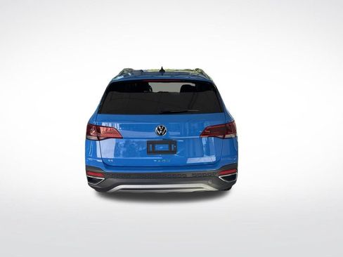Used 2024 Volkswagen Taos SE FWD image 8