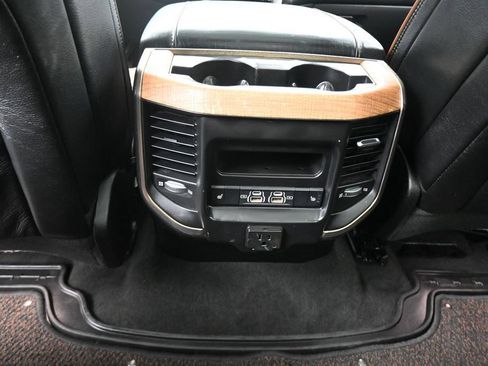 Used 2022 RAM 1500 Limited w/ Body Color Bumper Group AWD/4WD image 11