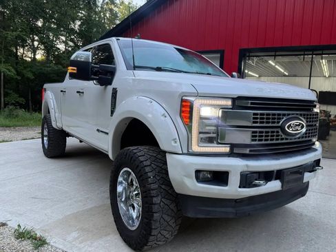 Used 2019 Ford F250 Platinum w/ Platinum Ultimate Package AWD/4WD image 1