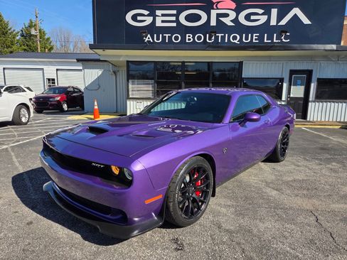Used 2016 Dodge Challenger SRT Hellcat image 2