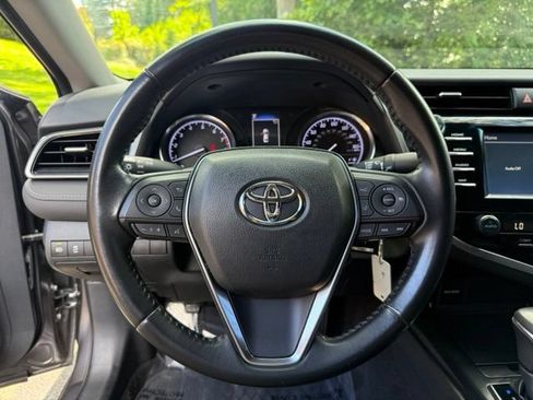 Used 2019 Toyota Camry SE w/ Carpet Mat Package FWD image 13
