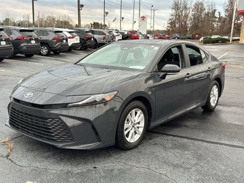 Used 2025 Toyota Camry LE image 2