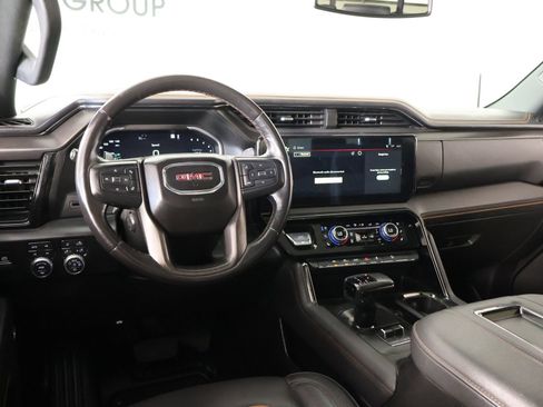 Used 2022 GMC Sierra 1500 AT4 w/ AT4 Preferred Package AWD/4WD image 2
