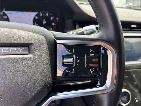 Used 2021 Land Rover Discovery Sport SE image 29