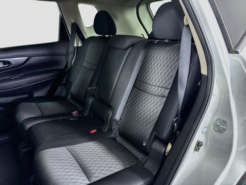 Used 2017 Nissan Rogue SV FWD image 23