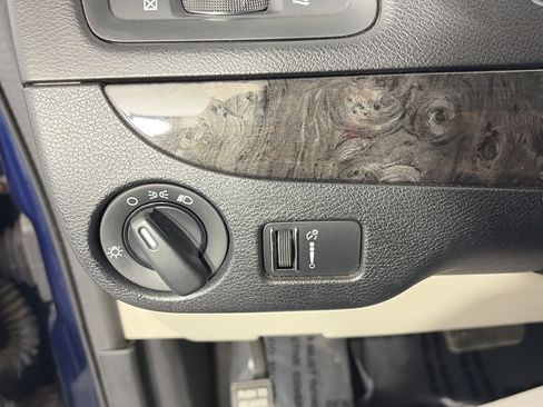 Used 2013 Dodge Grand Caravan SE image 24