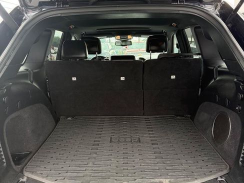 Used 2015 Jeep Grand Cherokee Altitude AWD/4WD image 7