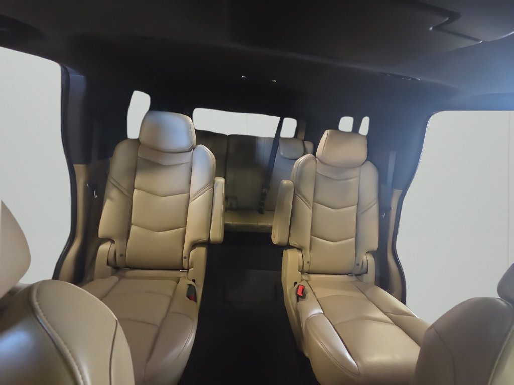 Used 2020 Cadillac Escalade Platinum AWD/4WD image 40