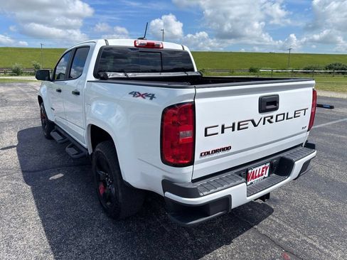 Used 2021 Chevrolet Colorado LT w/ Redline Special Edition AWD/4WD image 17
