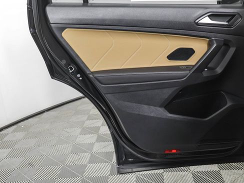 Used 2023 Volkswagen Tiguan SE image 38