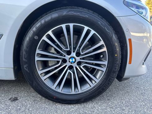 Used 2020 BMW 530i xDrive w/ Premium Package image 13