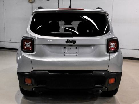 Used 2017 Jeep Renegade Altitude image 11