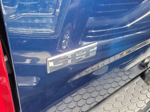 Used 2021 RAM 1500 Classic SLT AWD/4WD image 4