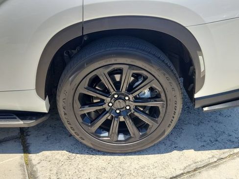 Used 2025 Toyota Highlander Limited FWD image 6