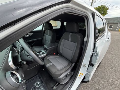Used 2025 Chevrolet Blazer LT FWD image 36