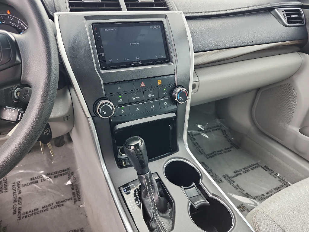 Used 2015 Toyota Camry LE FWD image 29