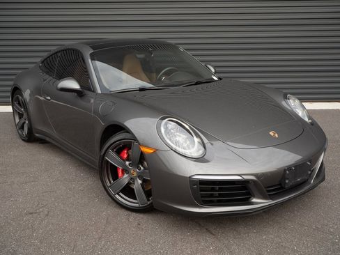Certified 2018 Porsche 911 Carrera 4S image 24