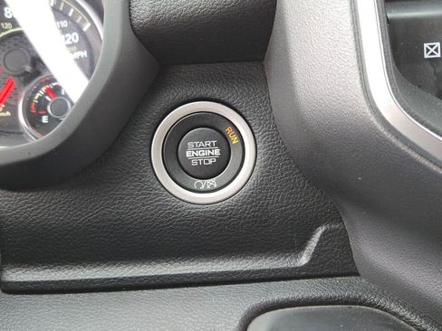 Used 2024 RAM 2500 Big Horn w/ Bed Utility Group image 26