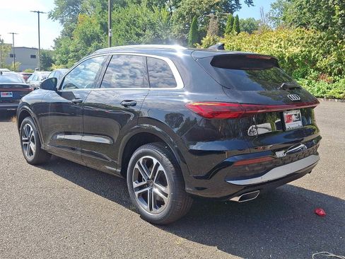 New 2025 Audi Q5 Premium image 11