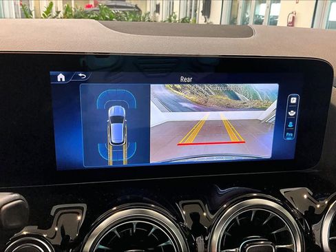 Used 2025 Mercedes-Benz GLA 250 image 28