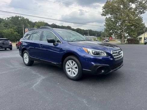 Used 2017 Subaru Outback 2.5i AWD/4WD image 4