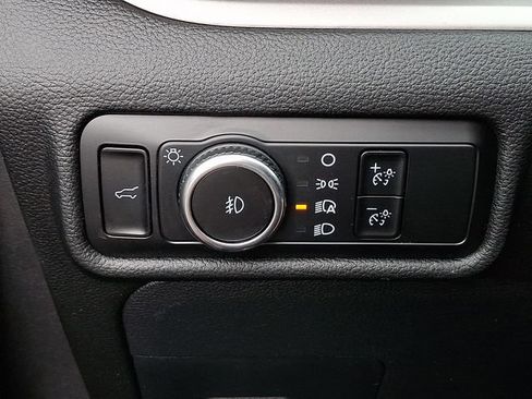 Certified 2023 Ford Explorer XLT w/ Equipment Group 202A AWD/4WD image 25
