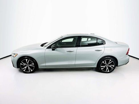 Used 2025 Volvo S60 B5 Core image 2