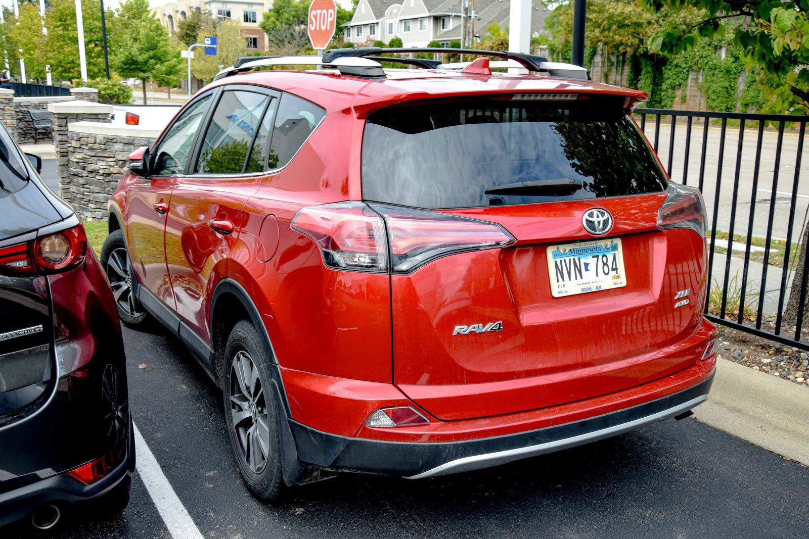 Used 2016 Toyota RAV4 XLE AWD/4WD image 7