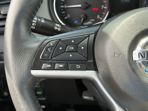 Used 2017 Nissan Rogue SL image 13