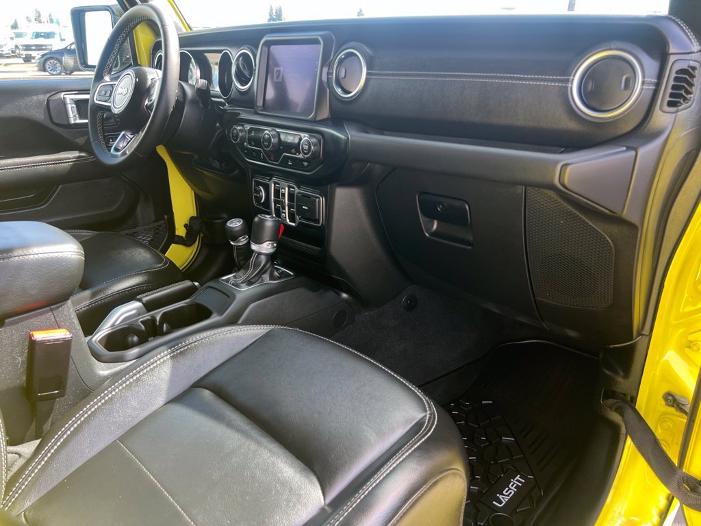 Used 2023 Jeep Wrangler Unlimited Sahara AWD/4WD image 40
