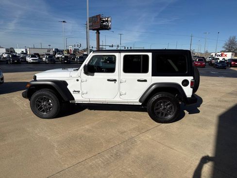 Used 2024 Jeep Wrangler Sport S image 5