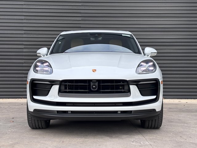 Certified 2026 Porsche Macan AWD/4WD image 10