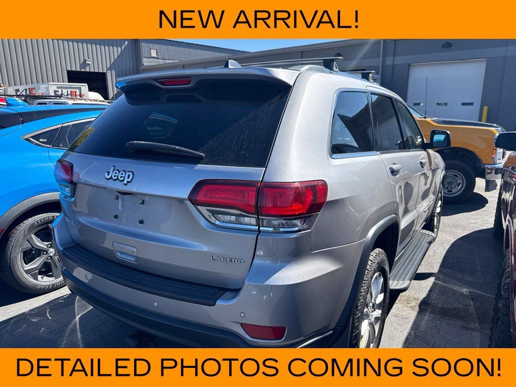 Used 2021 Jeep Grand Cherokee Laredo AWD/4WD image 5
