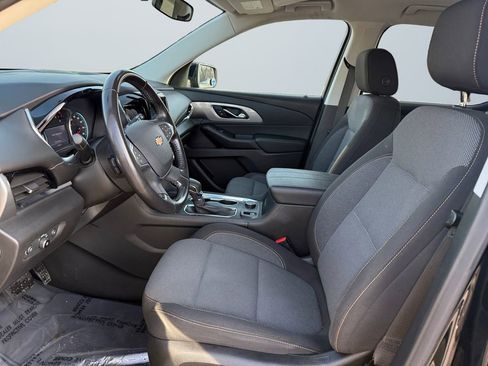 Used 2021 Chevrolet Traverse LT image 9